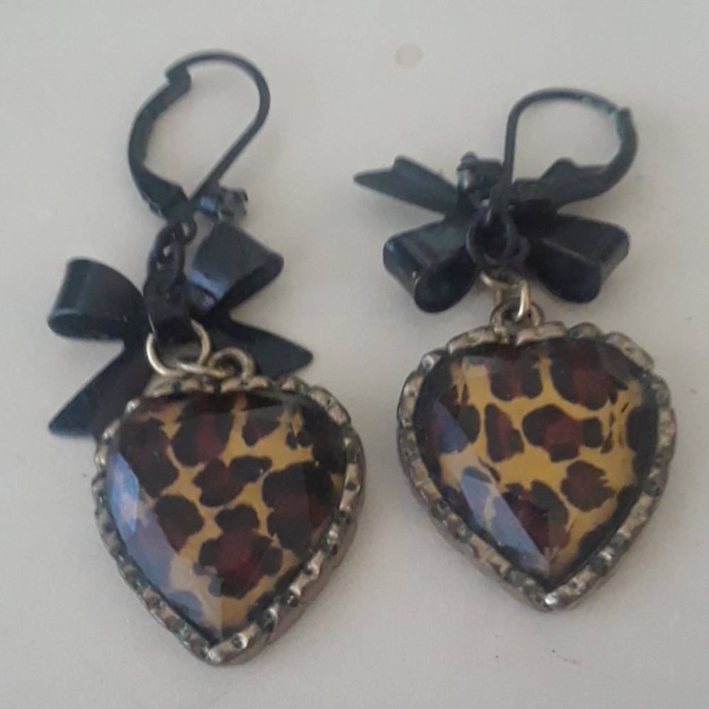 ⭐Betsey Johnson earrings